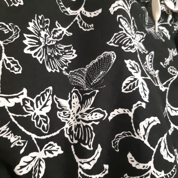 Island Haze | Unique butterfly motif swim shorts - Picture 6 of 8